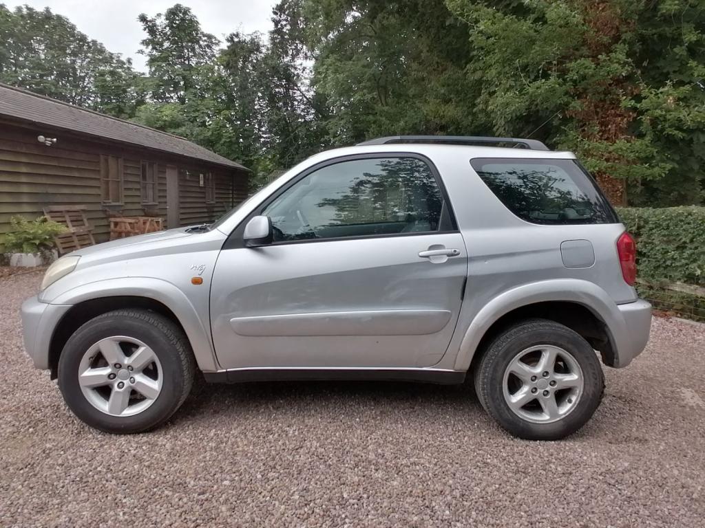 TOYOTA RAV4 VVTI NRG 2003