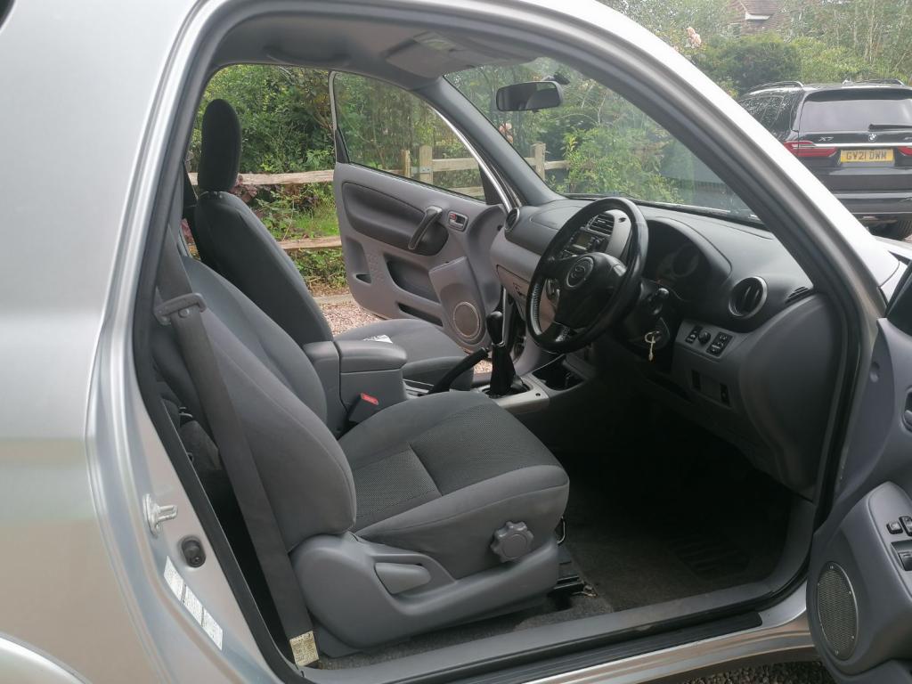 TOYOTA RAV4 VVTI NRG 2003