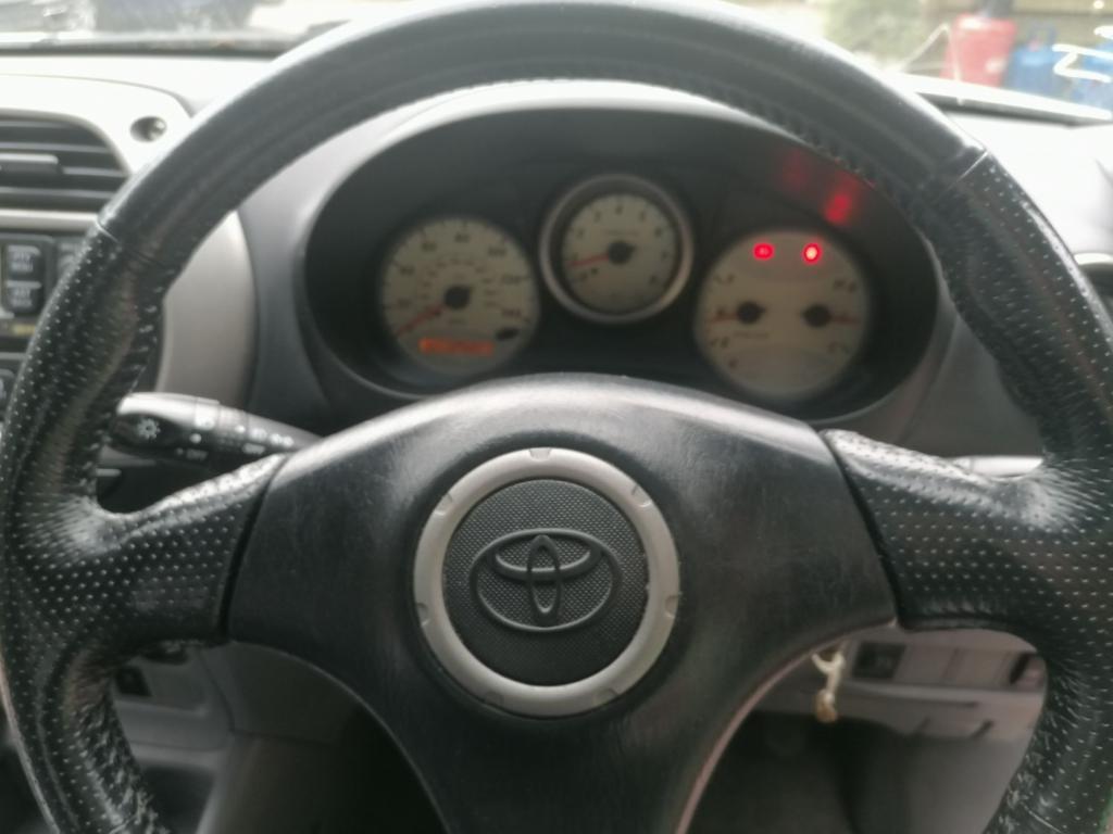 TOYOTA RAV4 VVTI NRG 2003