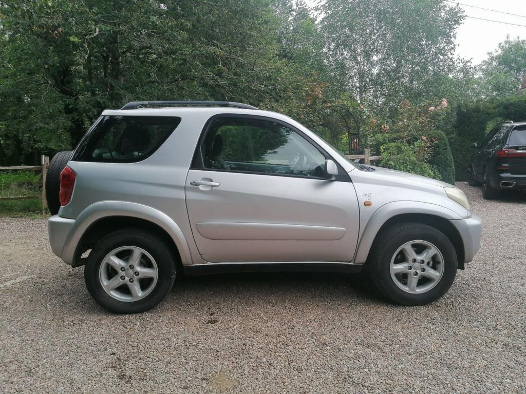 TOYOTA RAV4 VVTI NRG 2003