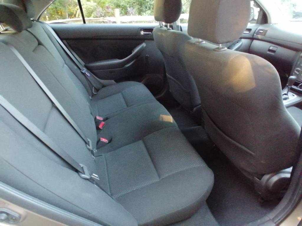 TOYOTA AVENSIS VVTI T2 2003