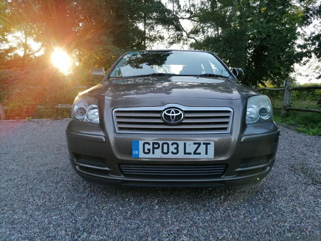 TOYOTA AVENSIS VVTI T2 2003