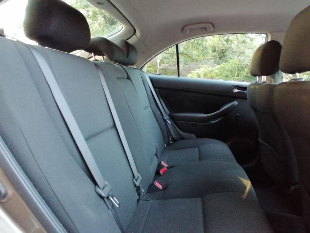 TOYOTA AVENSIS VVTI T2 2003