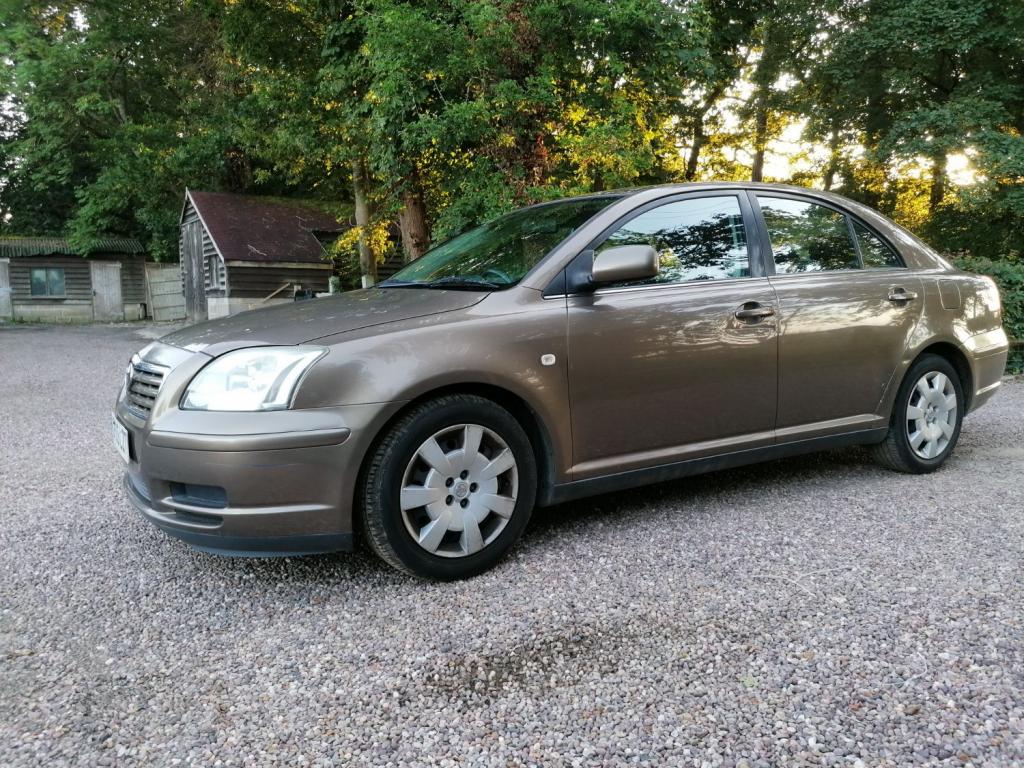 TOYOTA AVENSIS VVTI T2 2003
