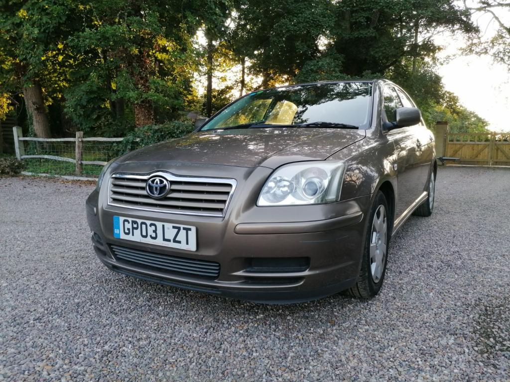 TOYOTA AVENSIS VVTI T2 2003