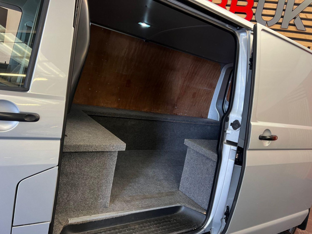 VOLKSWAGEN TRANSPORTER