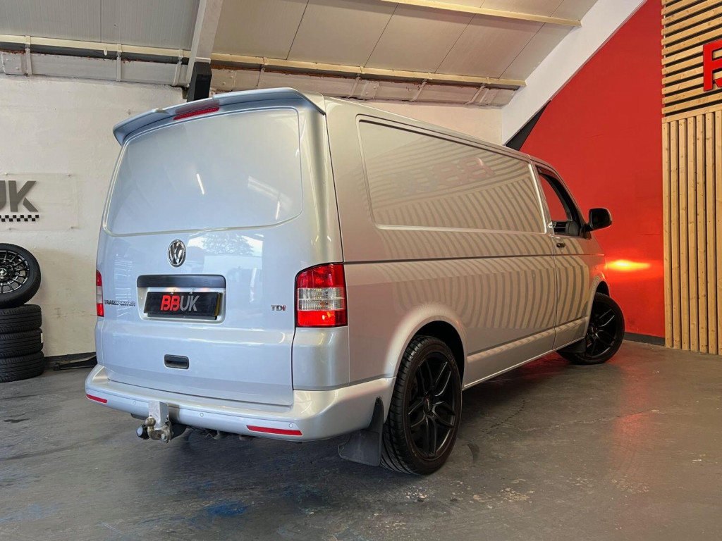VOLKSWAGEN TRANSPORTER