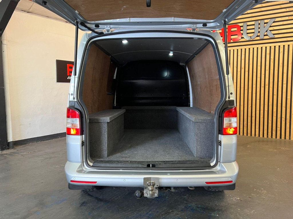 VOLKSWAGEN TRANSPORTER