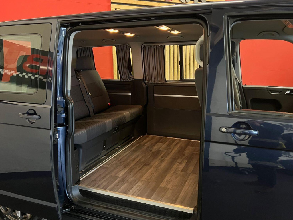 VOLKSWAGEN CARAVELLE