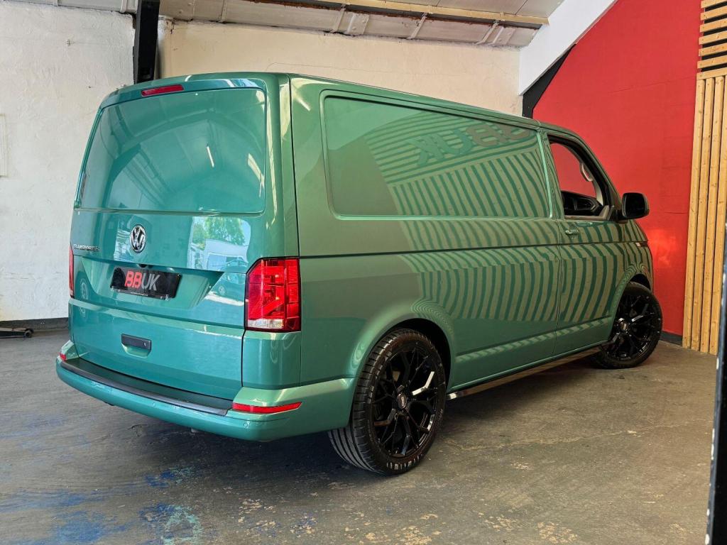 VOLKSWAGEN TRANSPORTER