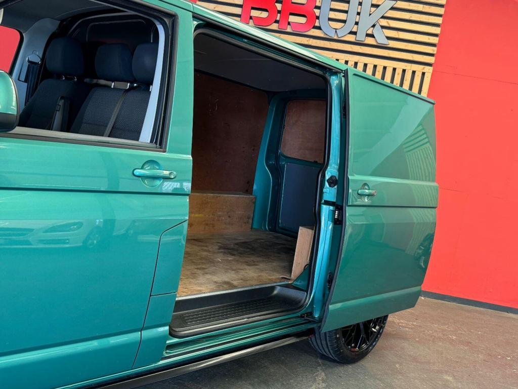 VOLKSWAGEN TRANSPORTER