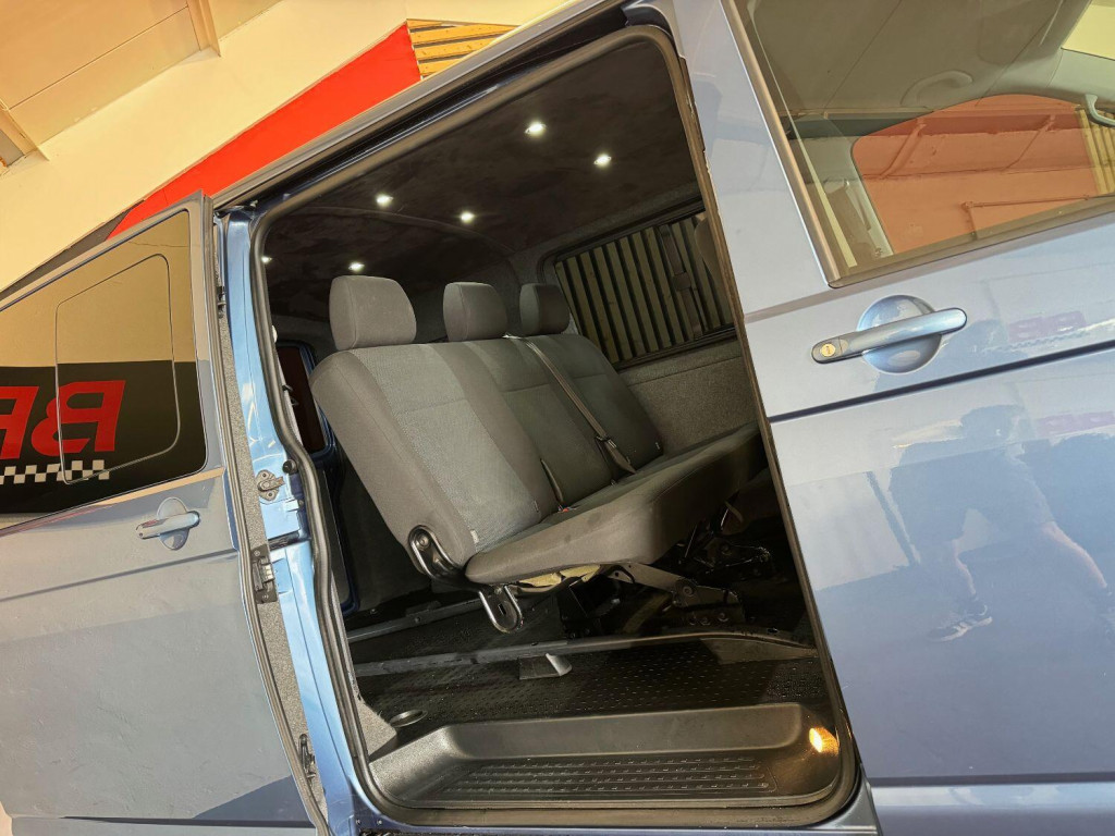 VOLKSWAGEN TRANSPORTER