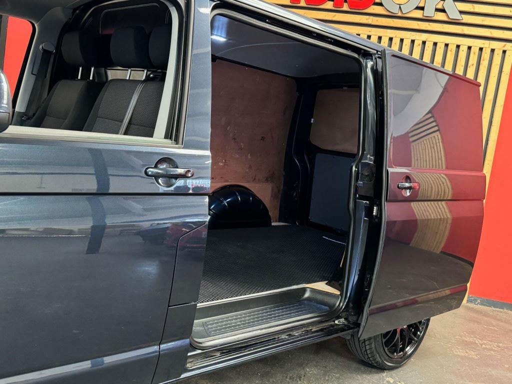 VOLKSWAGEN TRANSPORTER