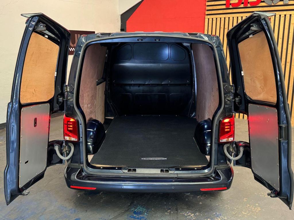 VOLKSWAGEN TRANSPORTER