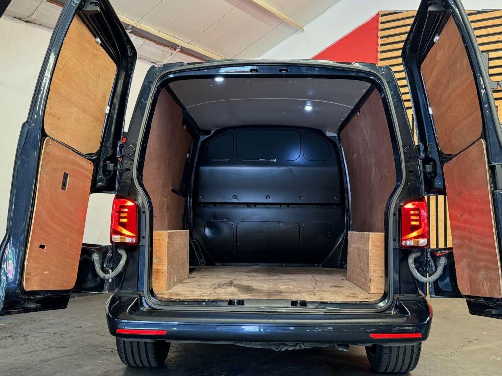 VOLKSWAGEN TRANSPORTER