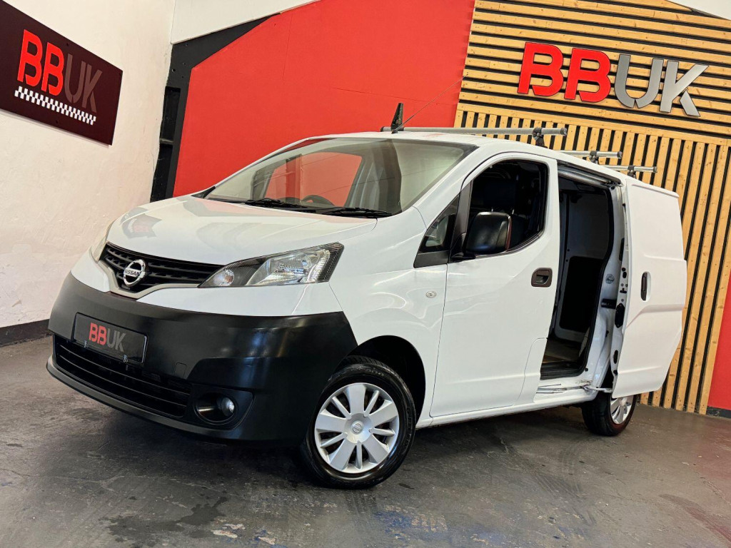NISSAN NV200