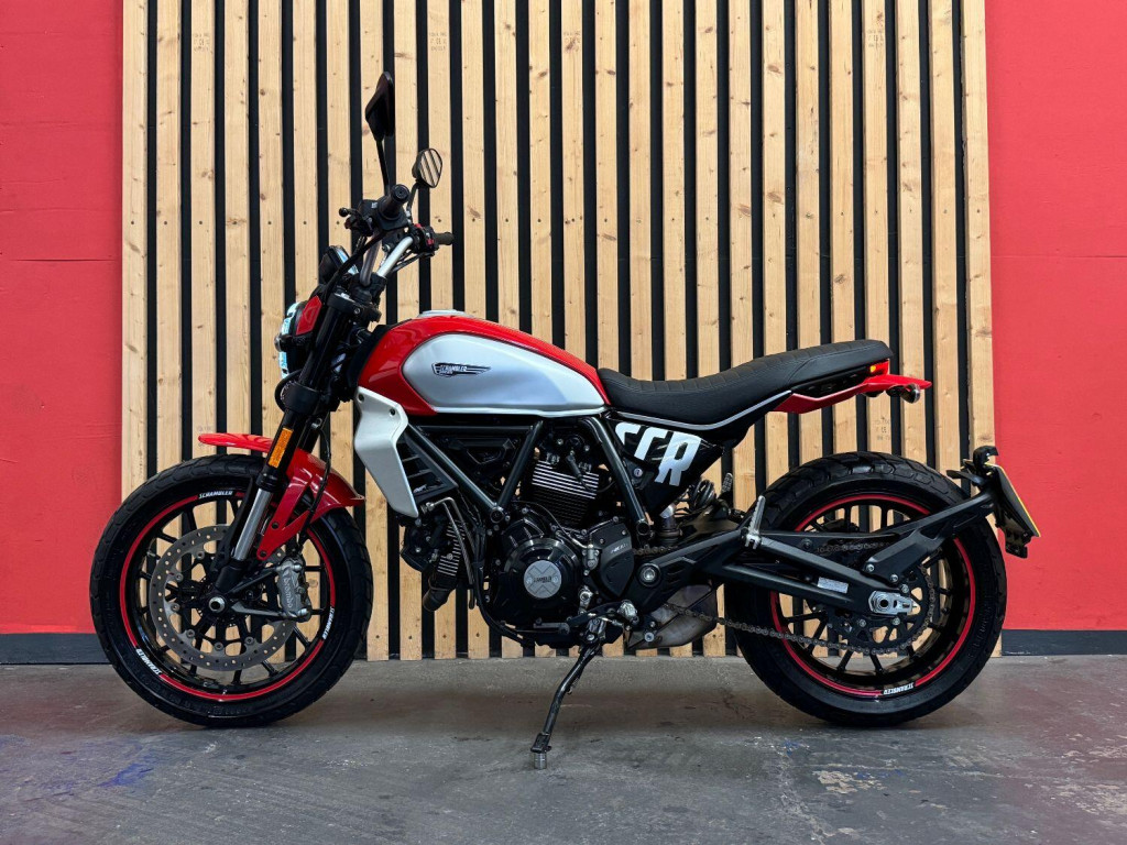 DUCATI SCRAMBLER 800