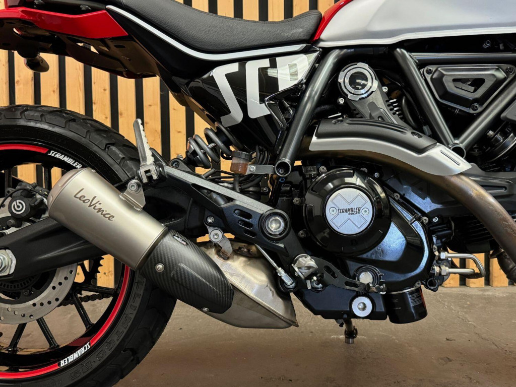 DUCATI SCRAMBLER 800