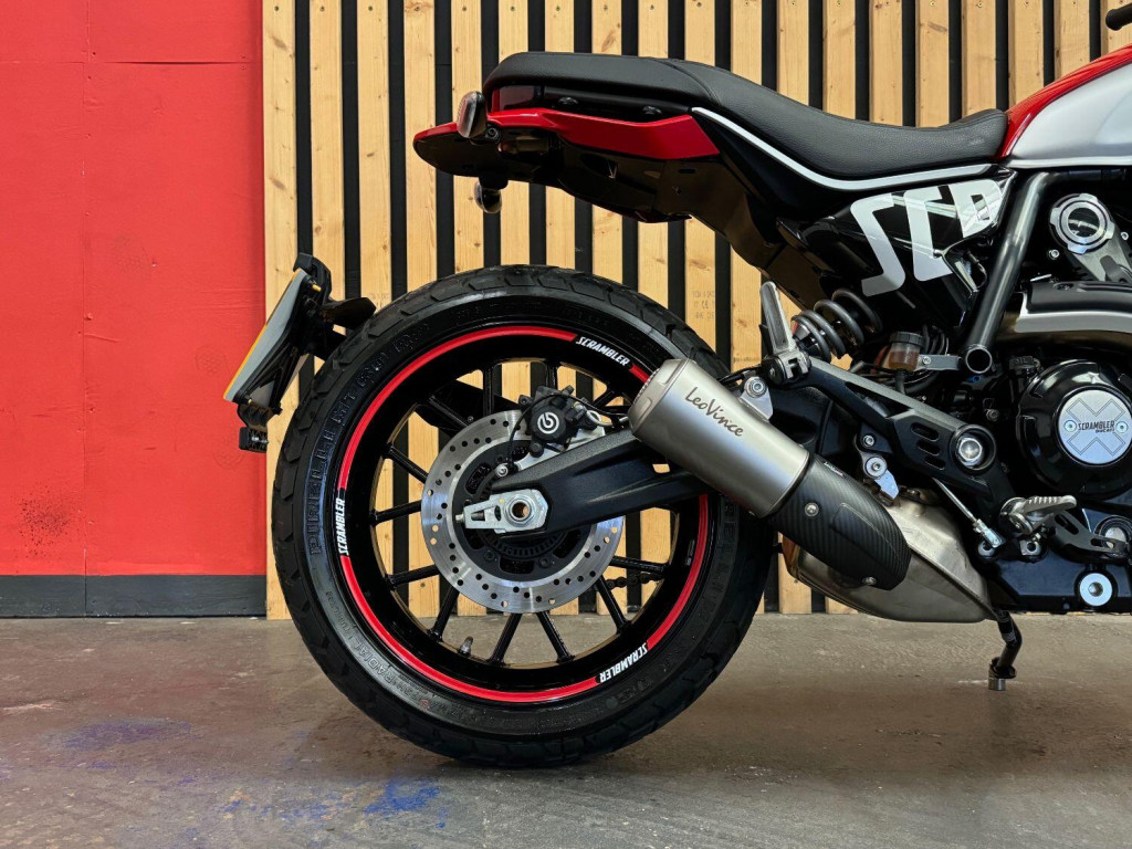 DUCATI SCRAMBLER 800