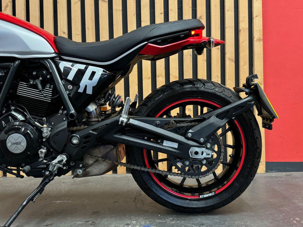 DUCATI SCRAMBLER 800