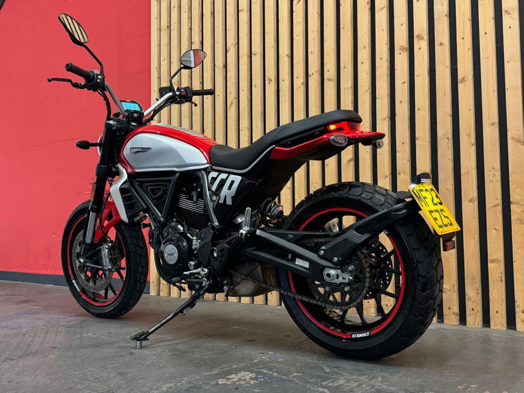 DUCATI SCRAMBLER 800