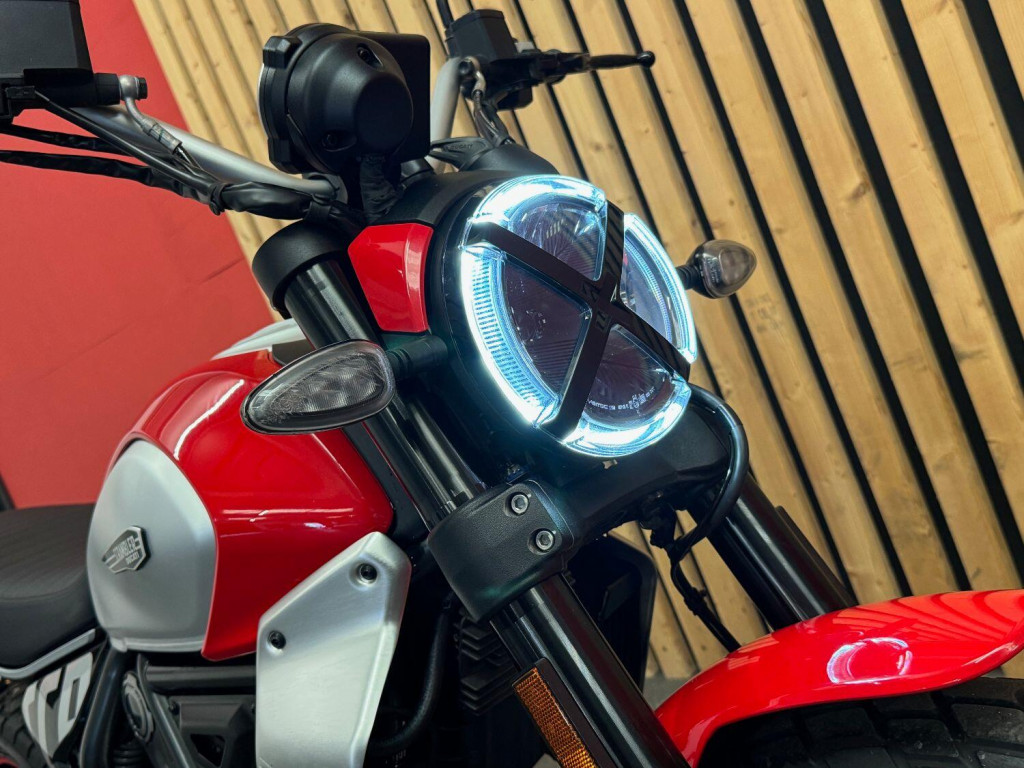 DUCATI SCRAMBLER 800