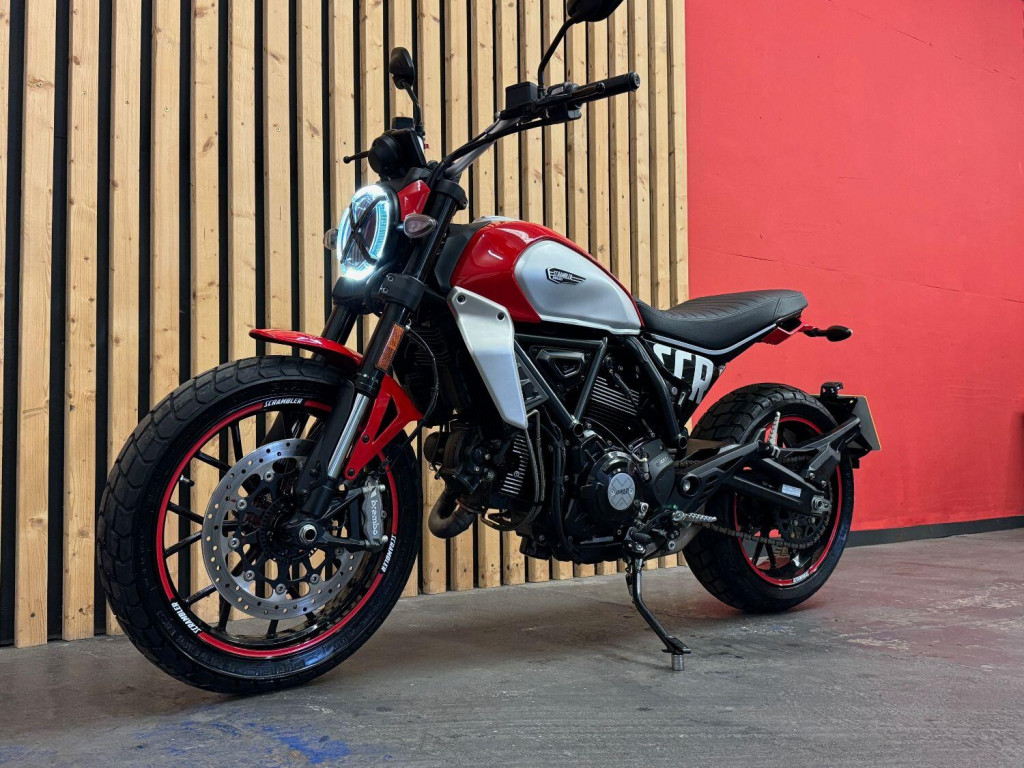 DUCATI SCRAMBLER 800