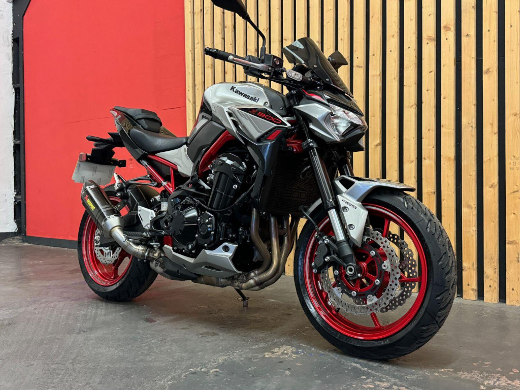 KAWASAKI Z900