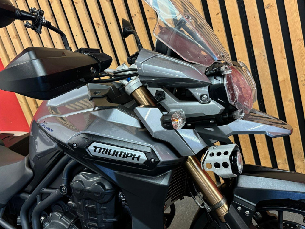 TRIUMPH Explorer