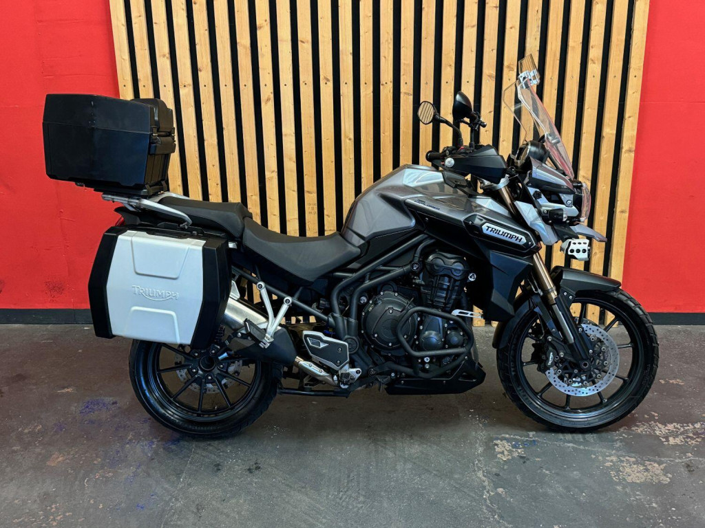 TRIUMPH Explorer