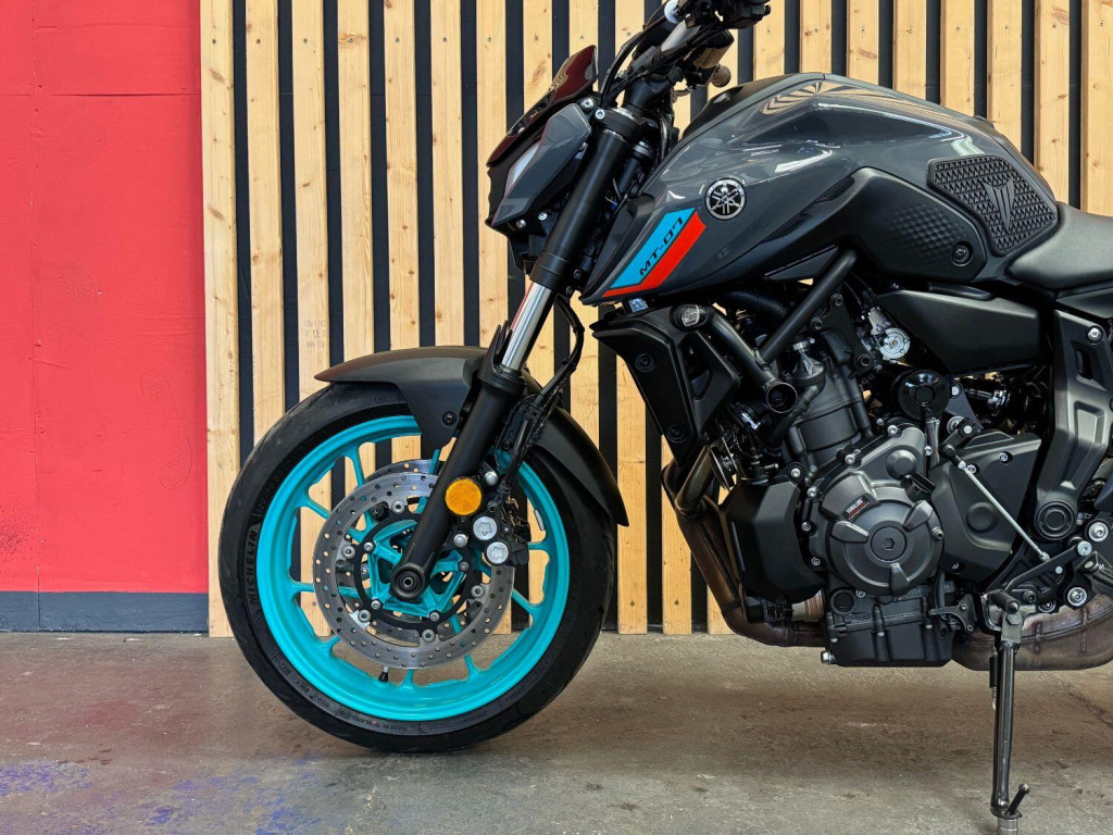 YAMAHA MT-07