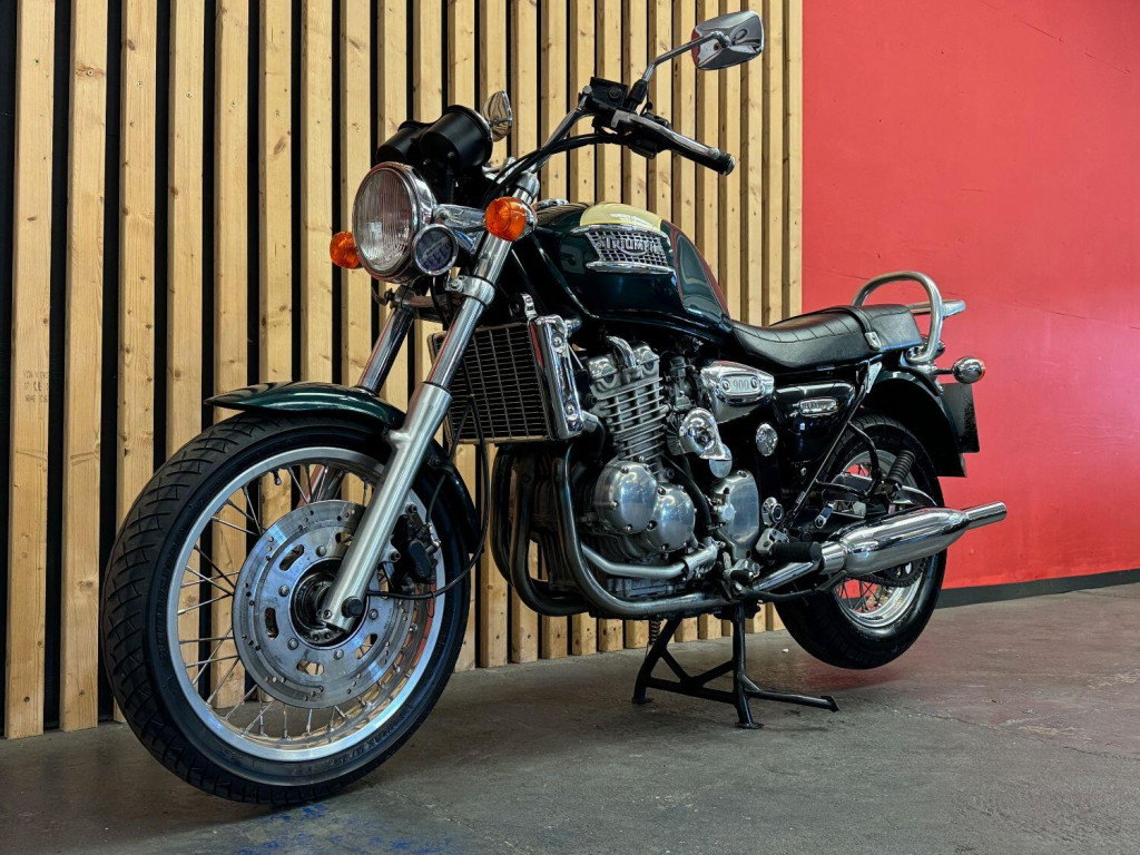 View TRIUMPH THUNDERBIRD 900 Thunderbird 900