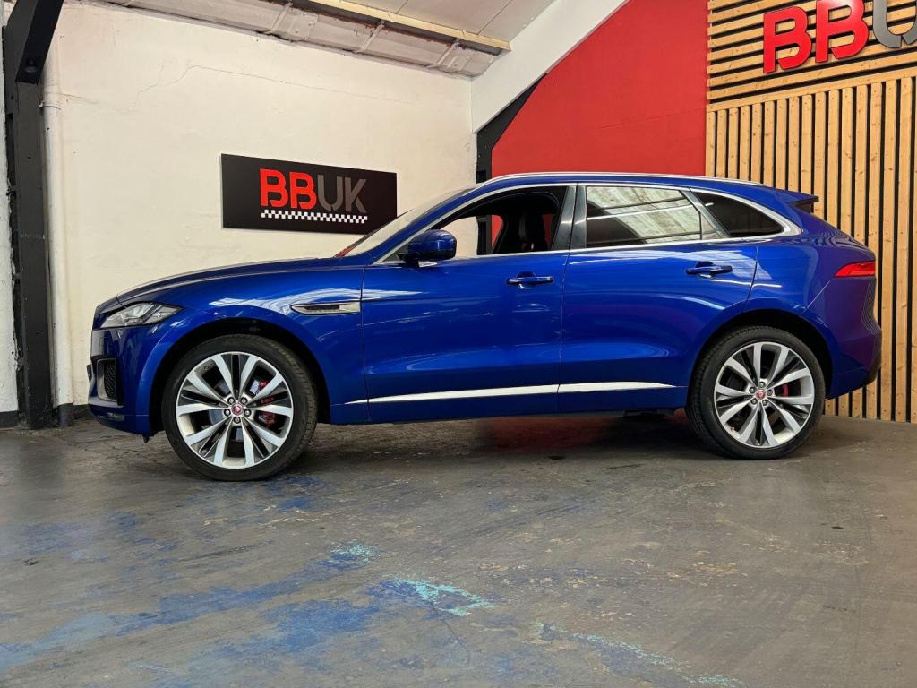 JAGUAR F-PACE