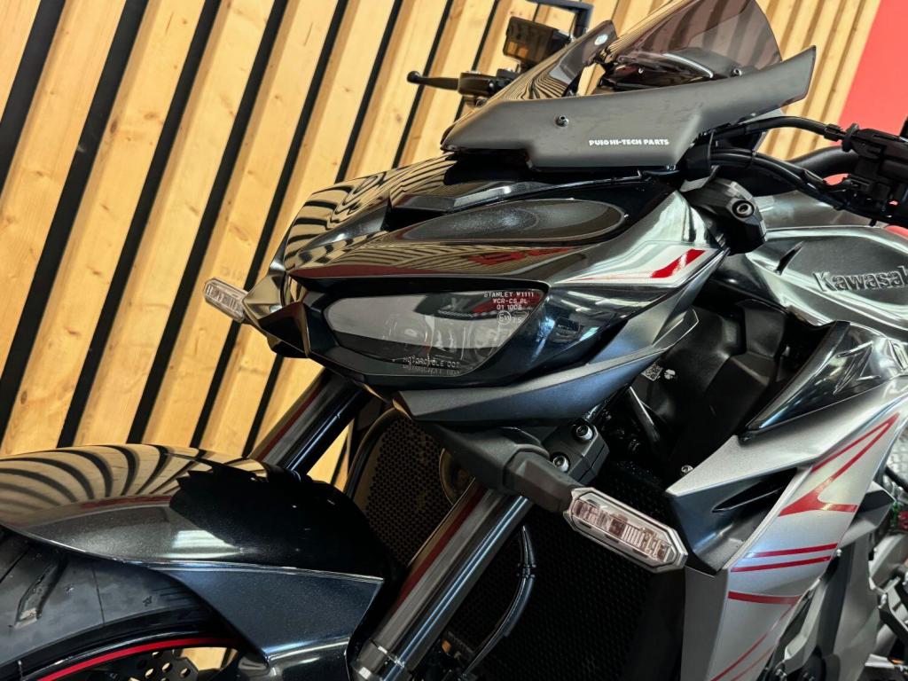 KAWASAKI Z1000