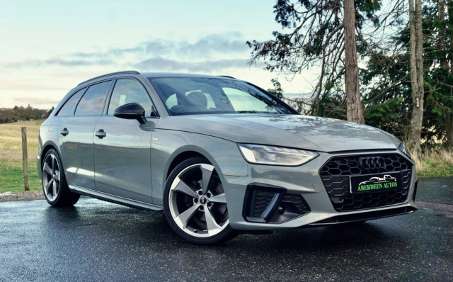 AUDI A4 AVANT 2.0 TDI 35 Black Edition (2022/71)