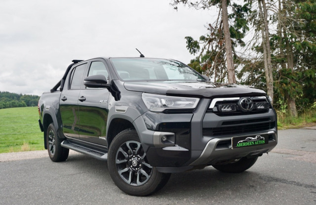 TOYOTA HILUX 2.8 D-4D Invincible X (2021/70)