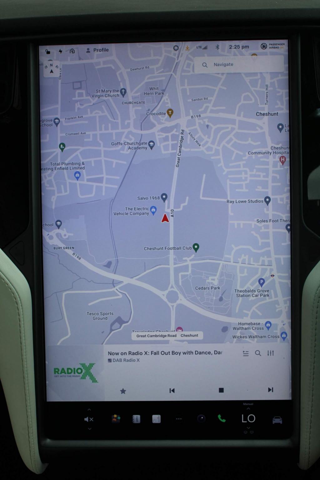 TESLA MODEL X