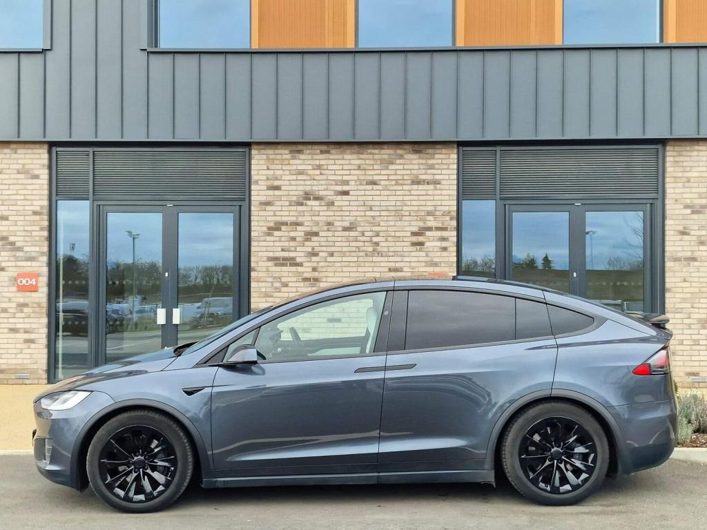 TESLA MODEL X
