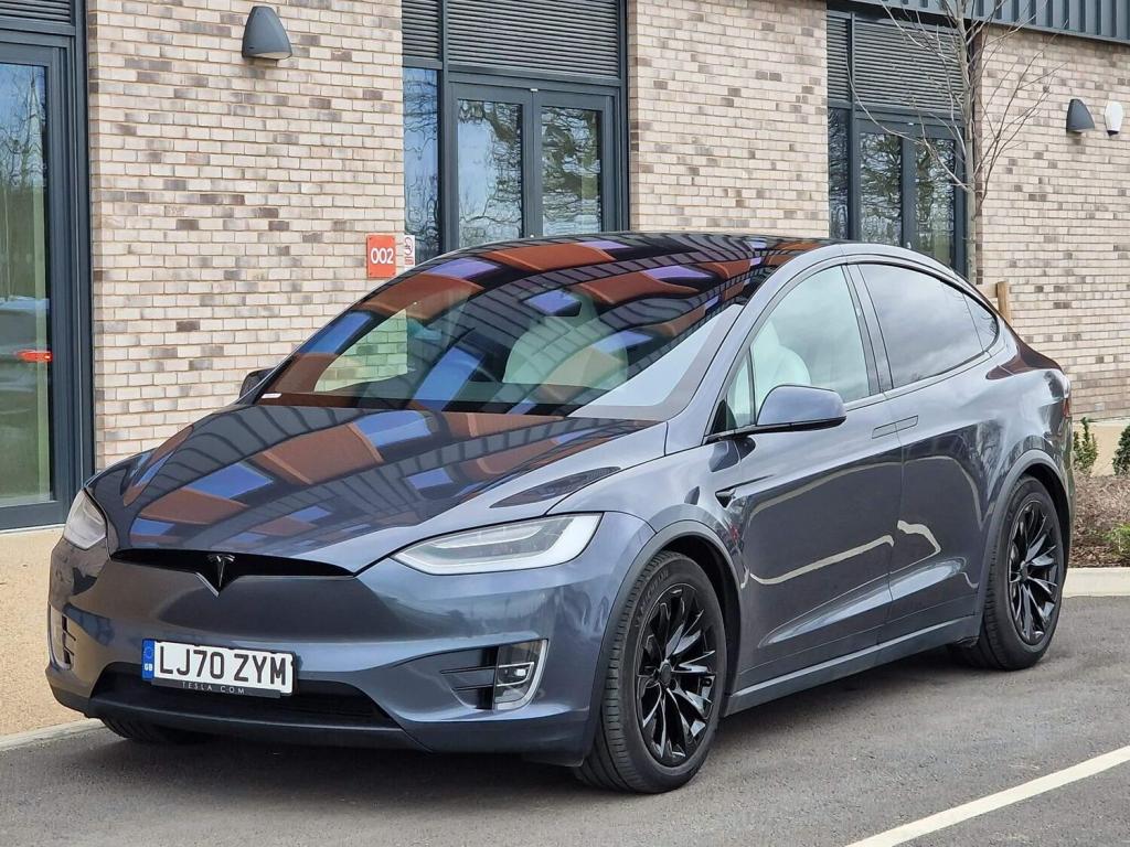 TESLA MODEL X