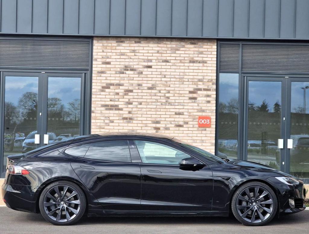 TESLA MODEL S