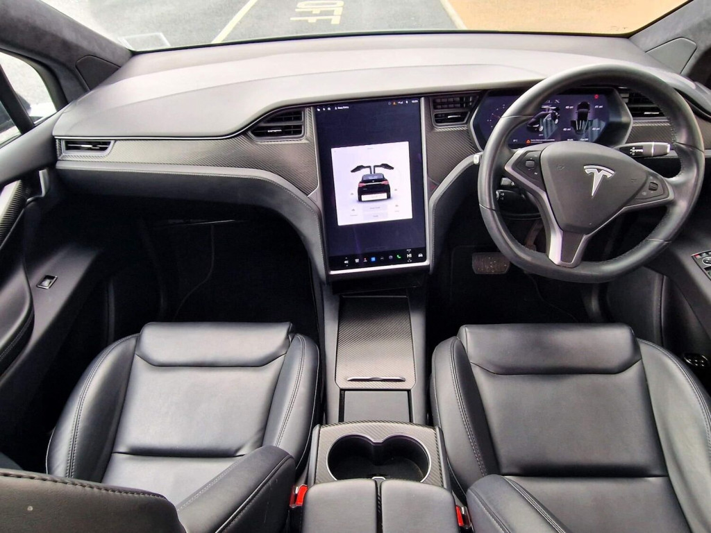 TESLA MODEL X