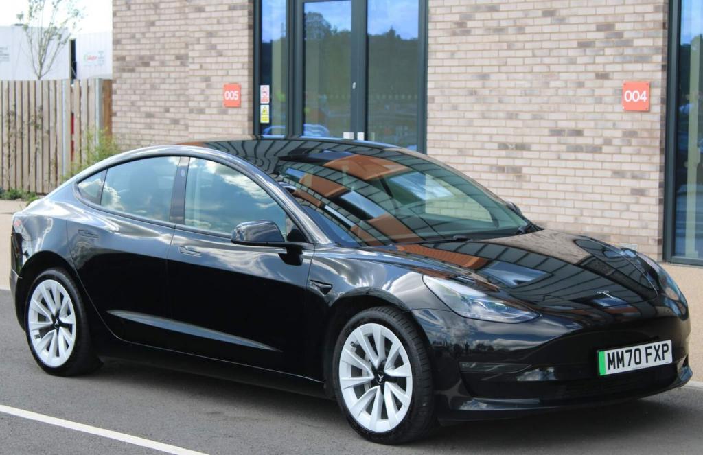 TESLA MODEL 3
