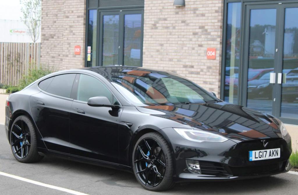 TESLA MODEL S