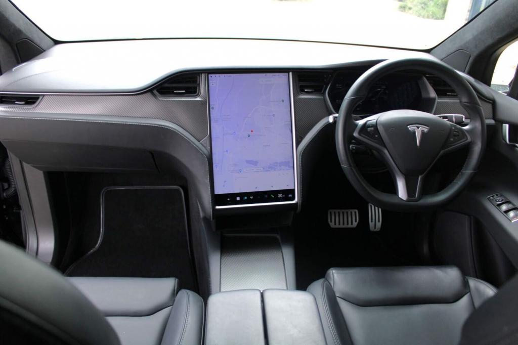 TESLA MODEL X