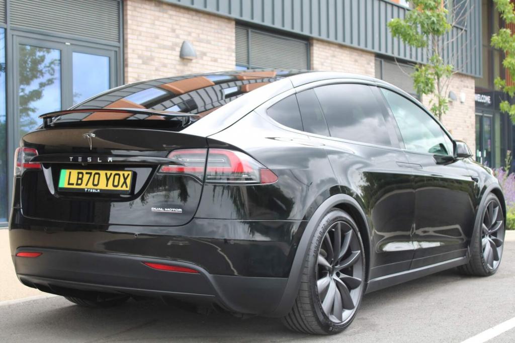 TESLA MODEL X