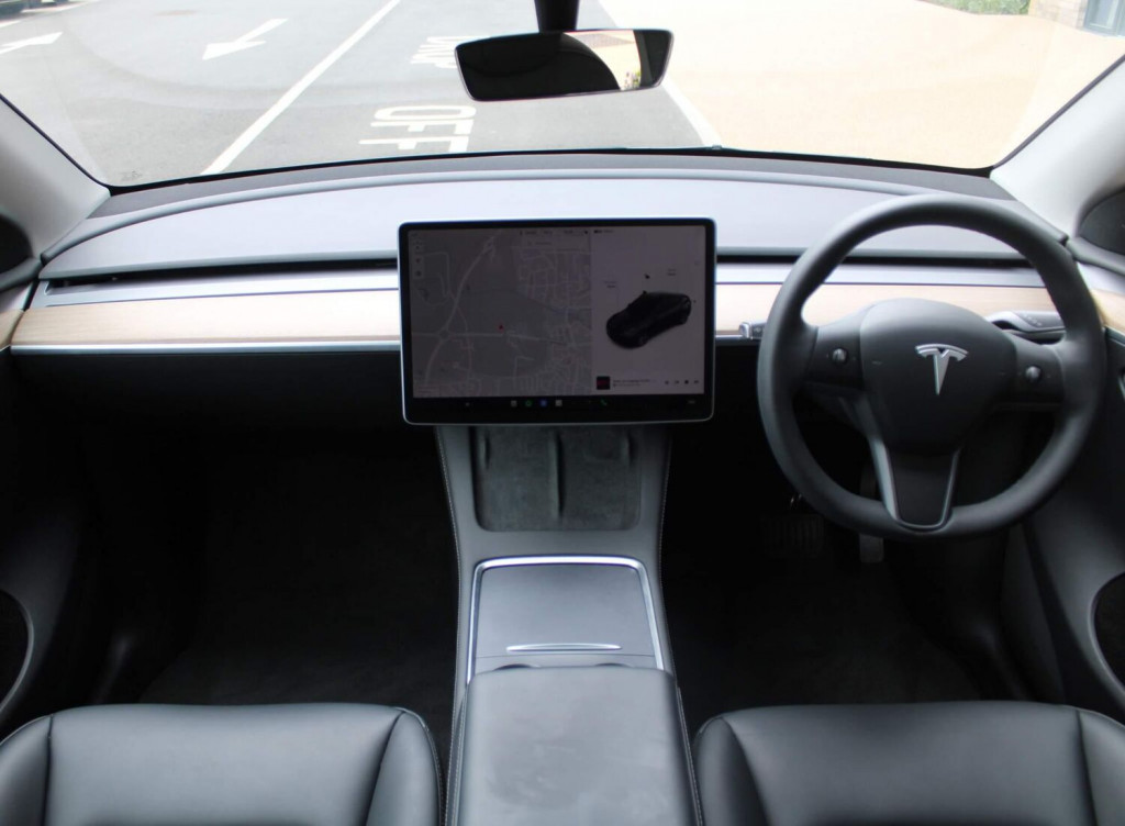 TESLA MODEL Y