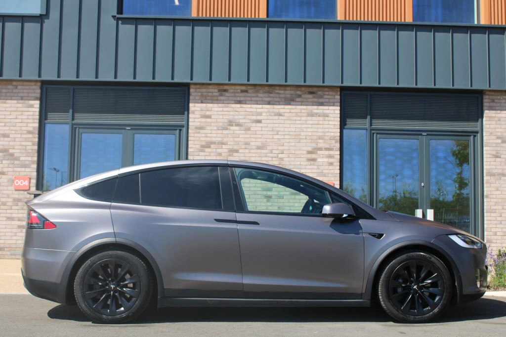 TESLA MODEL X