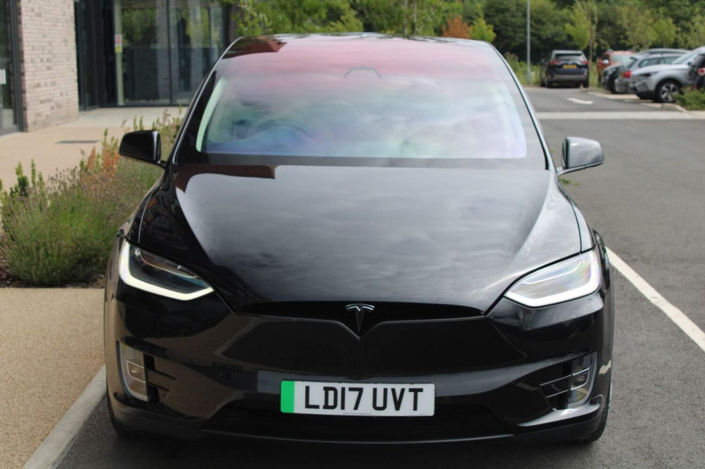 TESLA MODEL X
