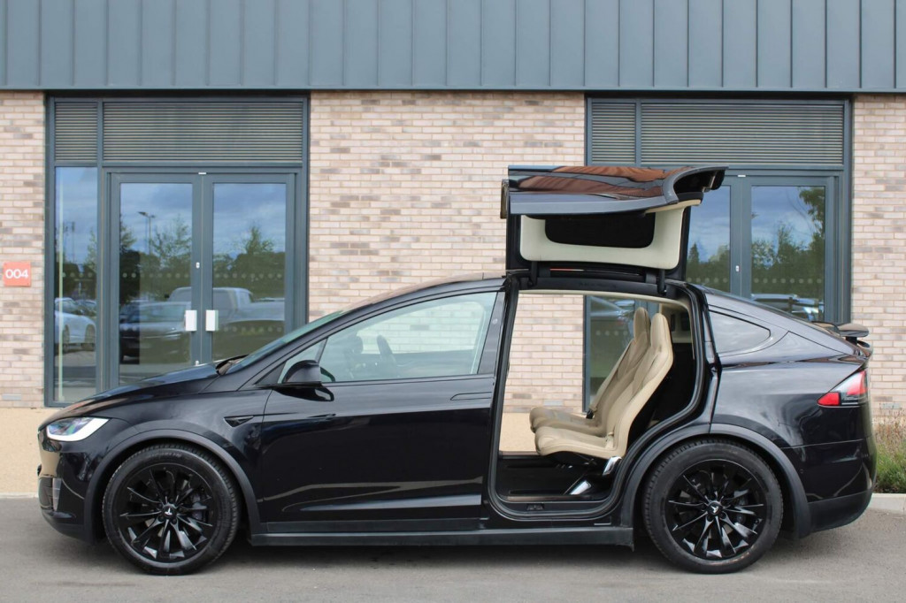 TESLA MODEL X