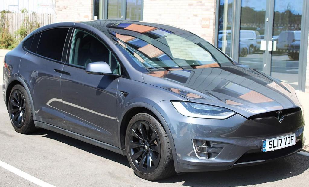 TESLA MODEL X